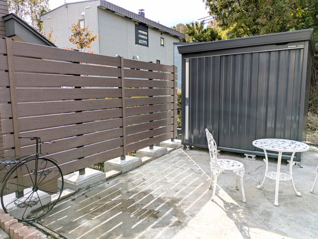 家族で安心して使えるお庭へ｜フェンスと人工芝の外構リフォーム